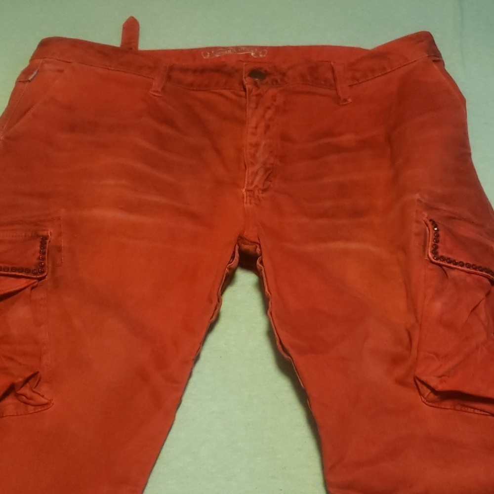 Red Robin James used